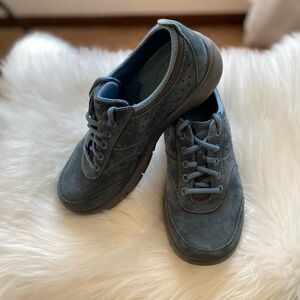 Dansko blue suede shoes